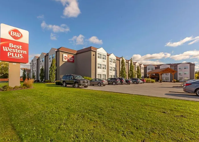 Best Western Plus Rose City Suites