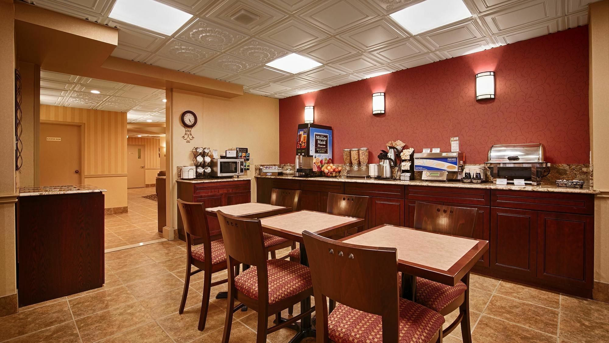 Western Rose Hotel